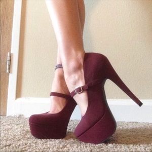 Burgundy statement pumps